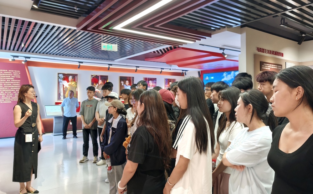 马克思主义学院组织师生赴武威市四史教育馆开展“大思政课”实践教学