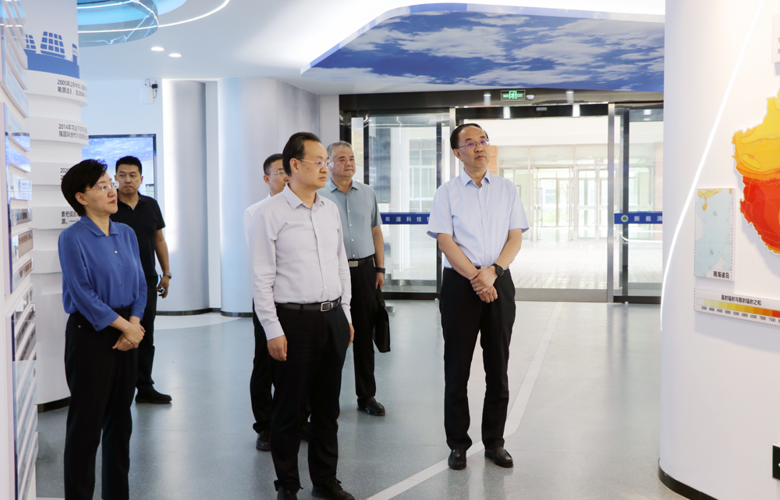 团省委书记张乐群一行来校调研共青团工作